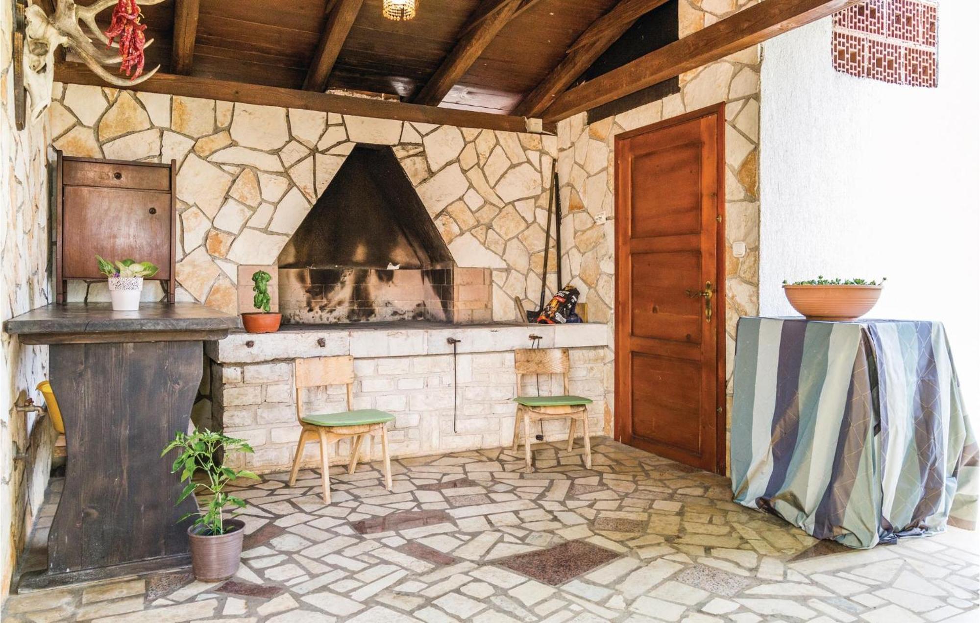 Stunning Apartment In Radmani With Wifi Kültér fotó