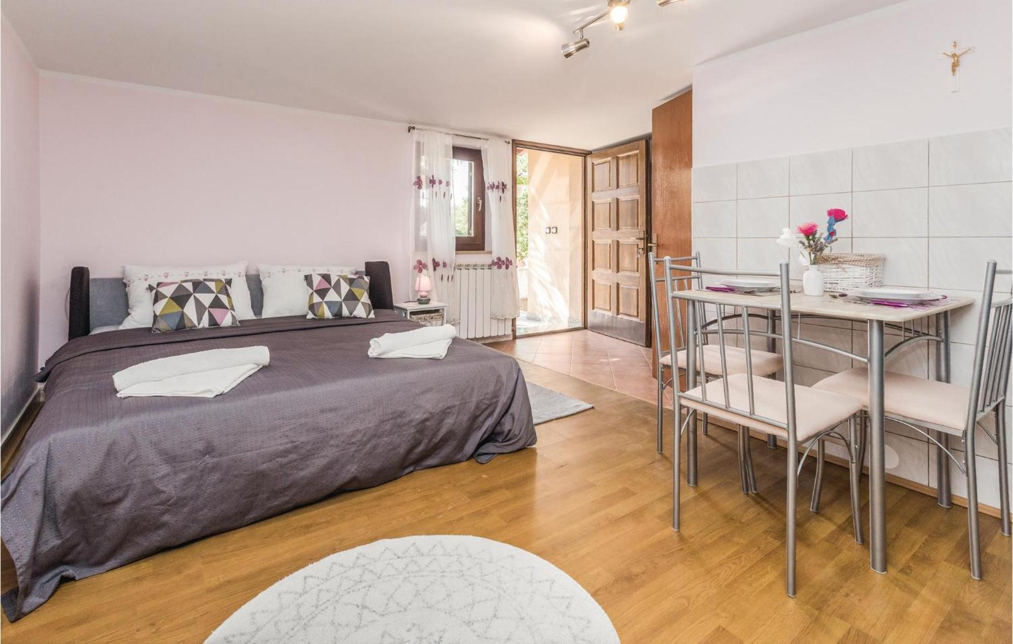 Stunning Apartment In Radmani With Wifi Kültér fotó